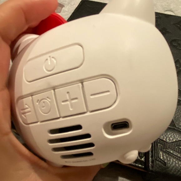 Hello Kitty clock - Picture 5 of 13